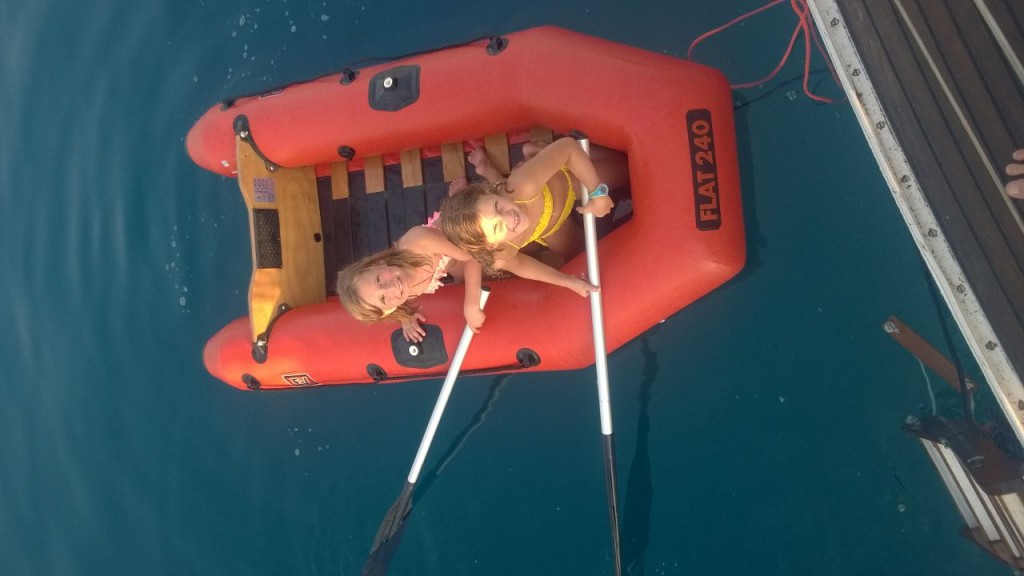 2 luglio Sara e Carla Sacchi in Gommone